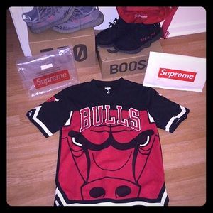 UNK Brand Bulls Jersey Tee